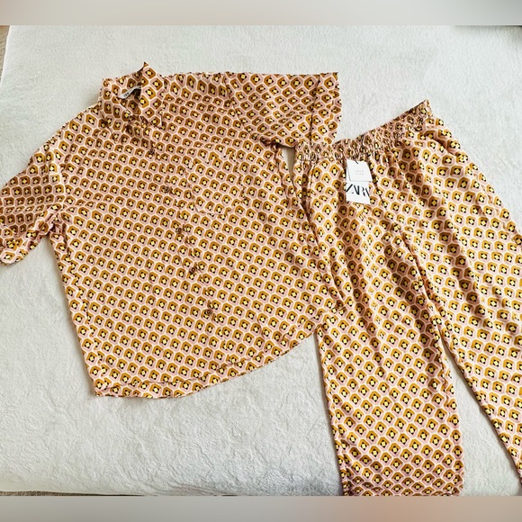 Zara Womens Beige Pink Yellow Pajama Style Satin Shirt Patns set size XS S - Picture 2 of 3